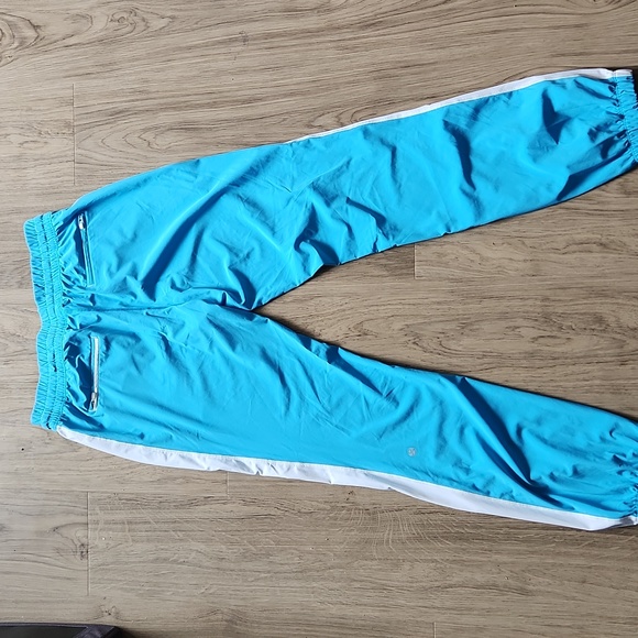 Size 8 Baby Blue Lululemon Pants 💙 - Picture 2 of 8